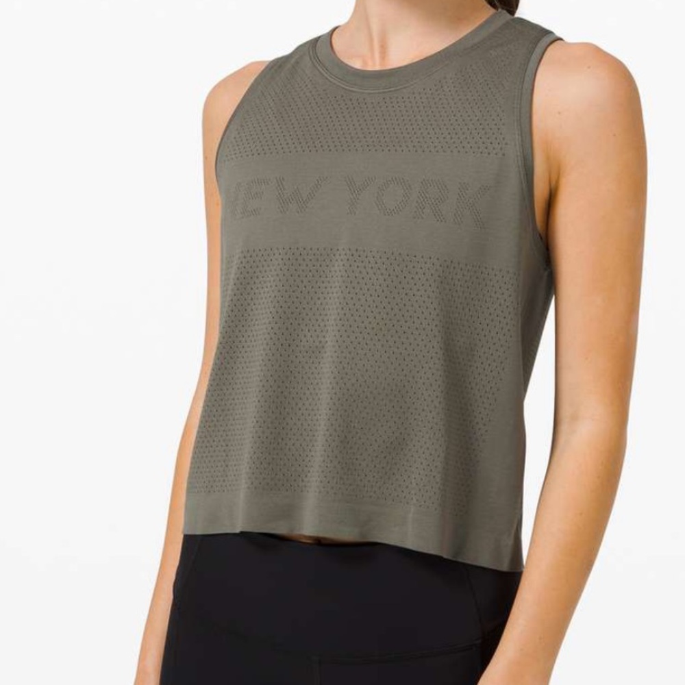 Lululemon Swiftly Breathe Crop Tank in New York /‎ Grey Sage